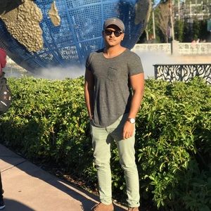 Meet your Posher, Adrian